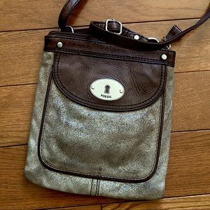 Fossil cross body bag with some sparkle great colour/ style